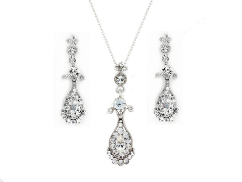 Sophisticated and elegant crystal earrings and necklace set
