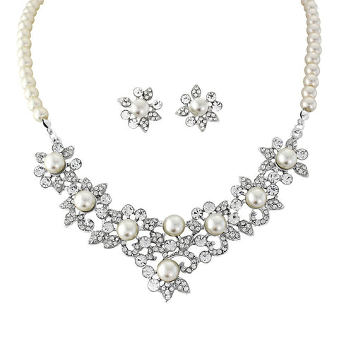 Pearl and silver plated necklace and earrings set, the necklace is fully adjustable and the earrings measure 1.5cm by 1.5cm