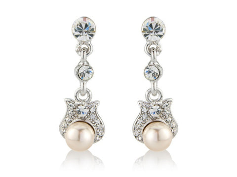 Clear crystal and pearl earrings with a 2.5cm drop
