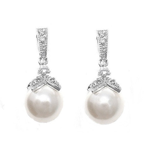 Crystal and pearl earrings made from high quality cubic zirconia crystals, finished with a pretty simulated pearl, they have a drop of 2cm. 