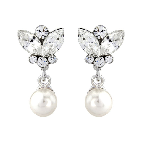 Crystal and pearl earrings made from high quality clear crystals on a rhodium plated finish, they have a drop of 3cm and are finished with ivory pearls 