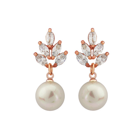 Graceful crystal and pearl earrings with a rose gold finish