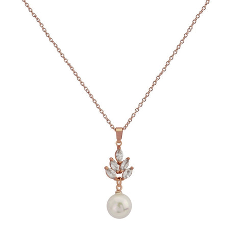 Elegant crystal and pearl necklace with rose gold finish