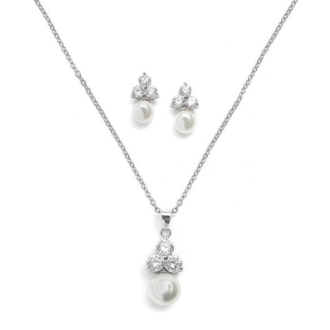 Fully adjustable necklace and earring set made cubic zirconia crystals and high quality simulated pearls, the earrings measure 1.2cm long. 