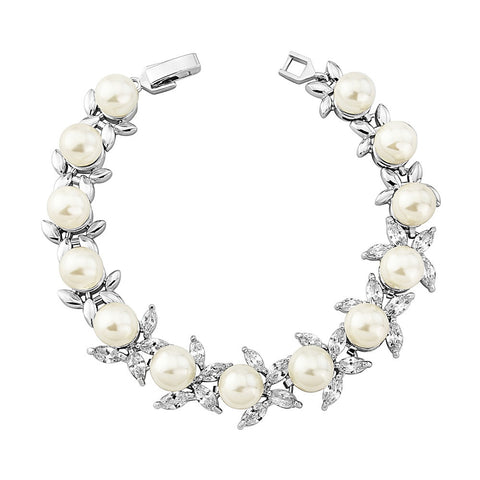 Crystal and pearl bracelet made with clear crystals and ivory pearls, width is 1cm